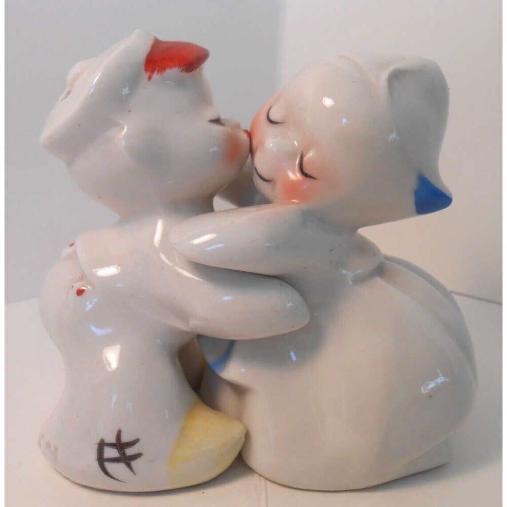 Vintage Van Tellingen Salt and Pepper Shakers Dutch Huggers Kitchen Collectibles